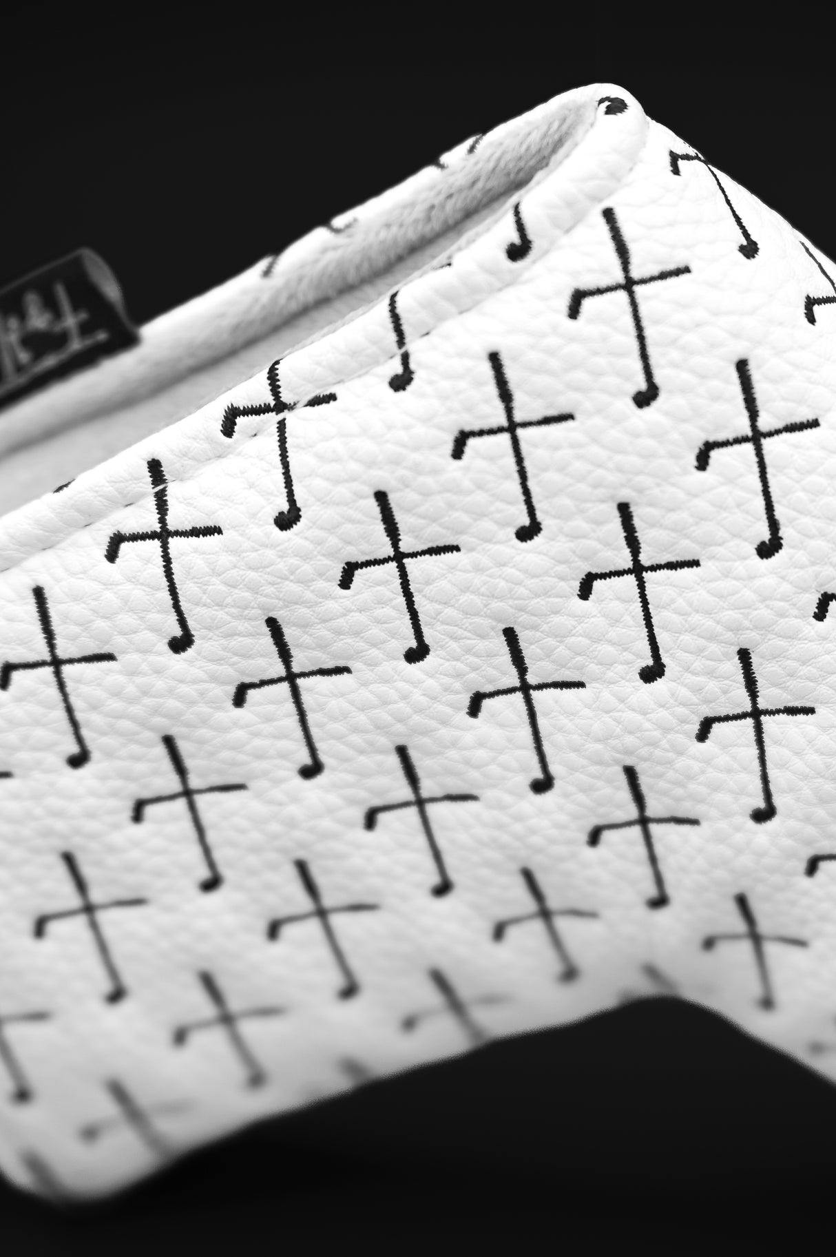 The Cross Blade Putter Cover