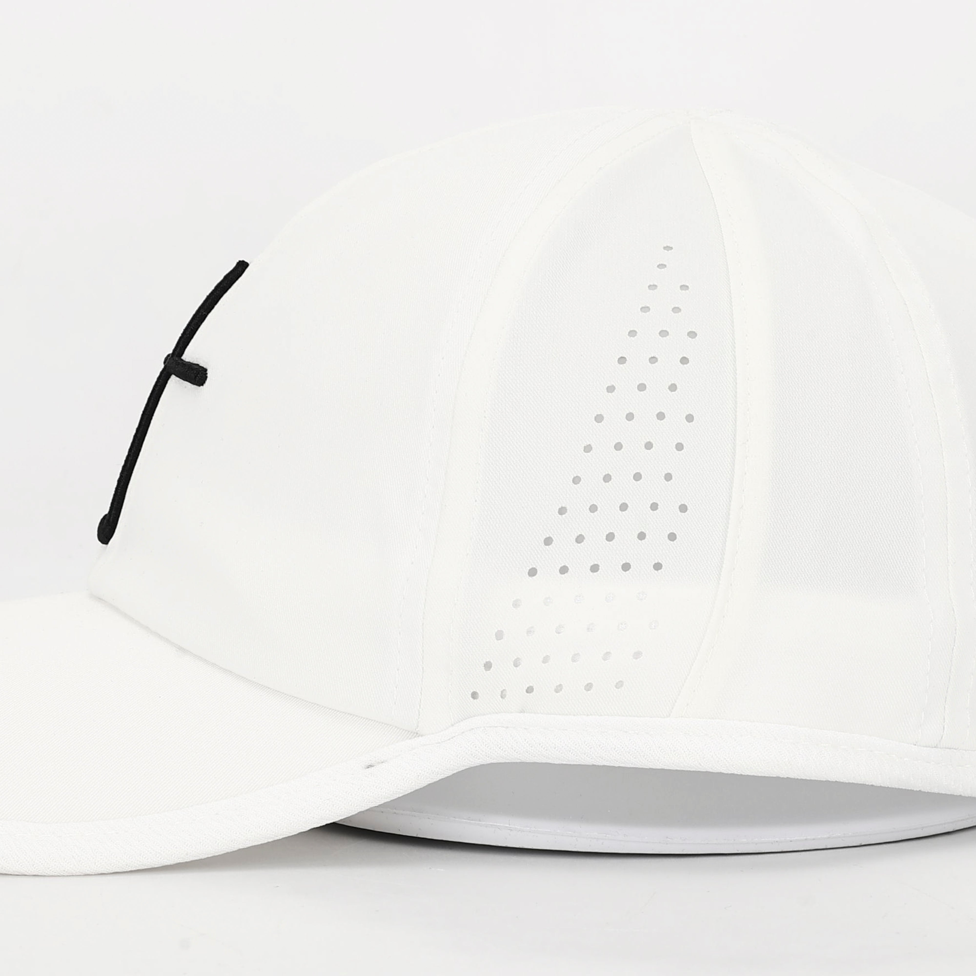 The Cross Performance Hat