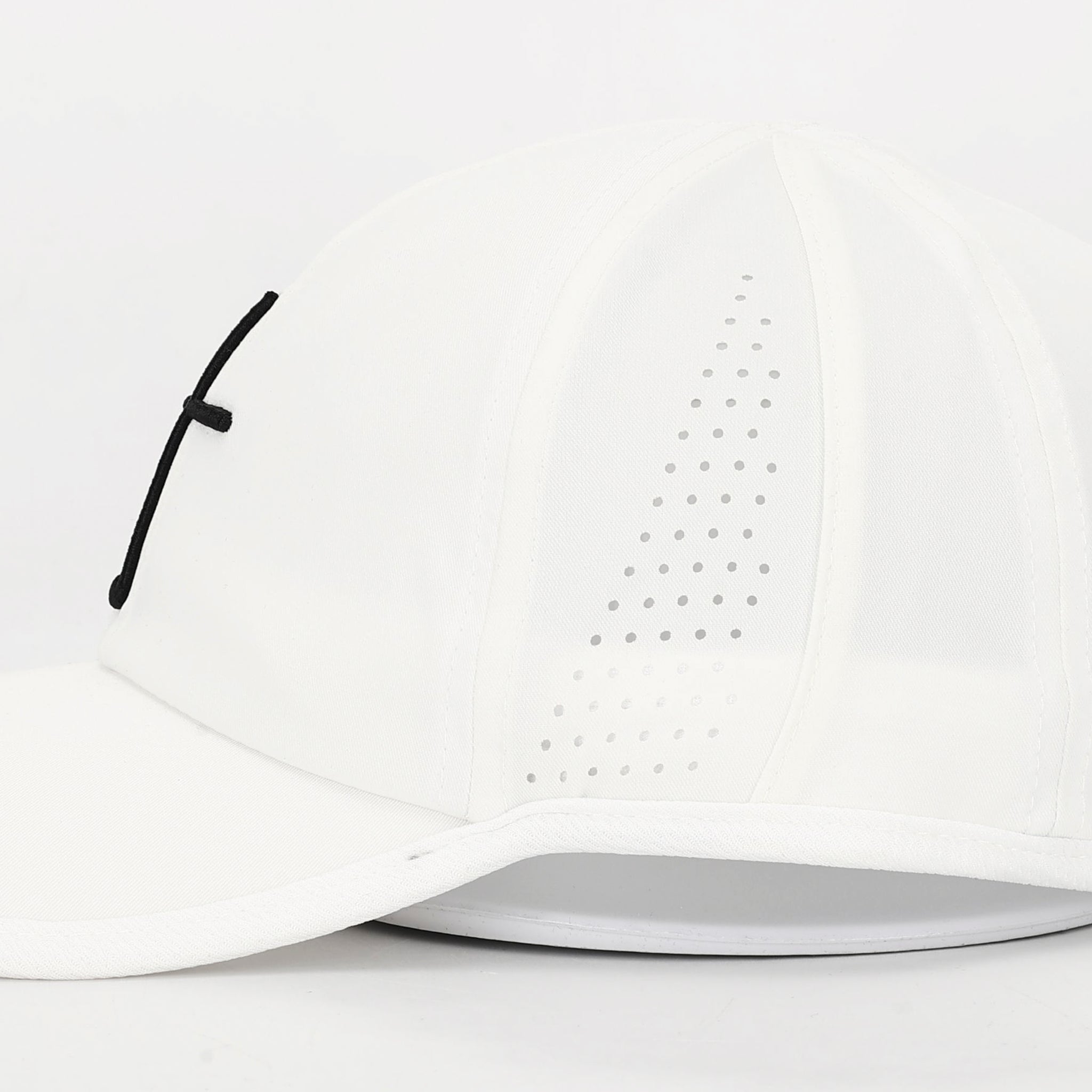 The Cross Performance Hat